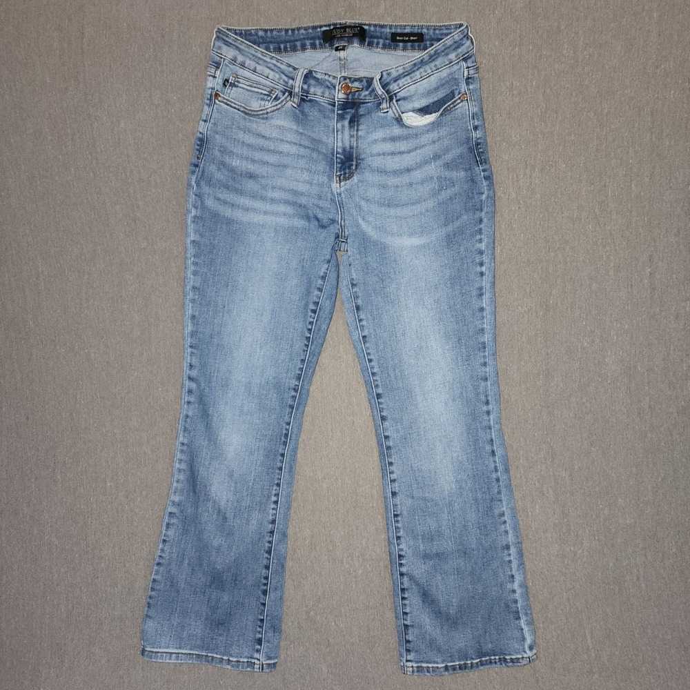 Judy Blue Women's Boot-Cut Short Size 31 Jeans